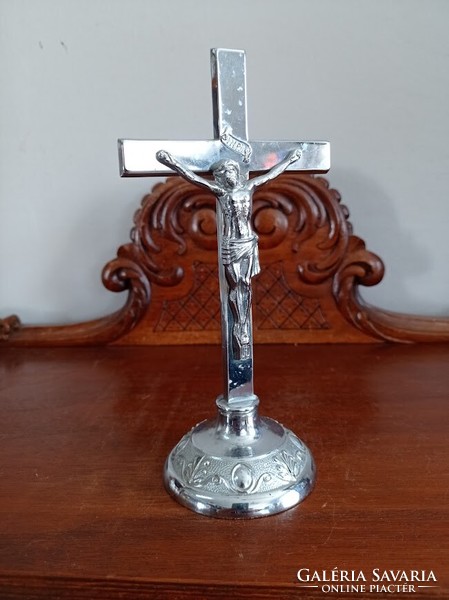 Pedestal crucifix with corpus for a home altar