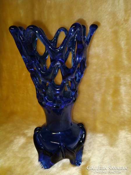 Muranoi áttört szakított váza 25 cm magas, gyűjtői