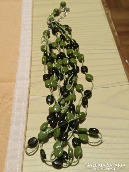 Four rows of very nice necklace green
