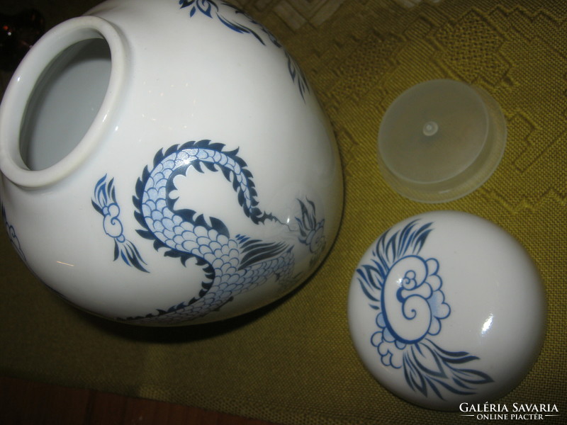 Eastern dragon lidded container