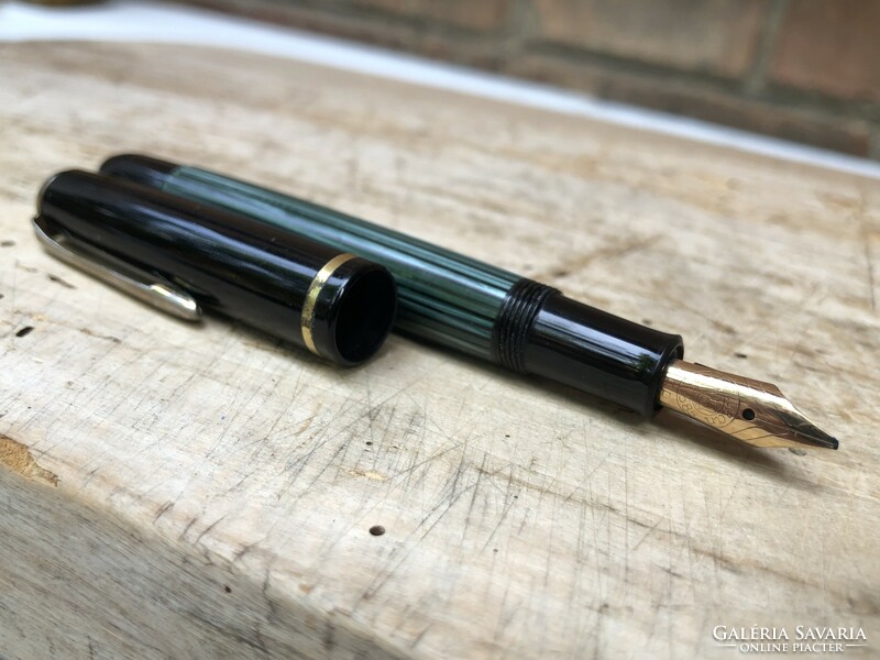 Pelikan 585 fountain pen with gold tip