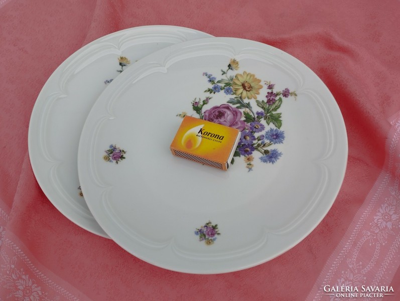 2 db. gyönyörű virágmintás porcelán nagy lapos tányér
