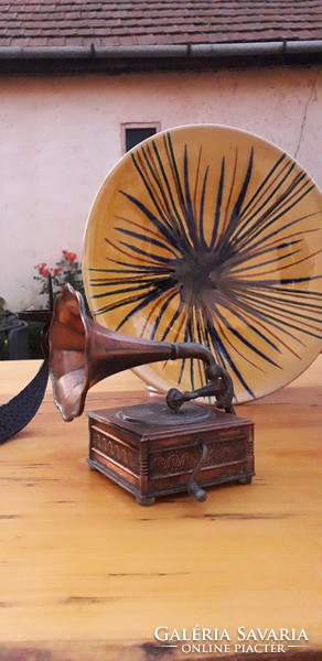 Rollable gramophone model