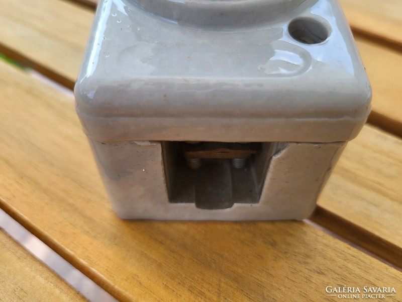 Retro electrical installation_porcelain fuse socket