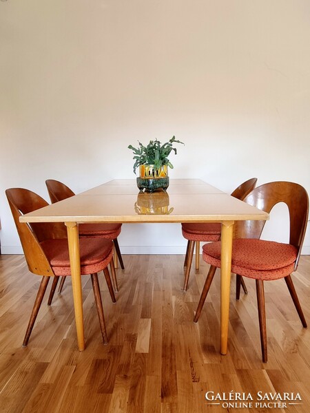 Retro extendable dining table with extendable table