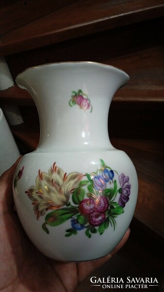 The old Herend flower pattern vase is 14.5 cm high.