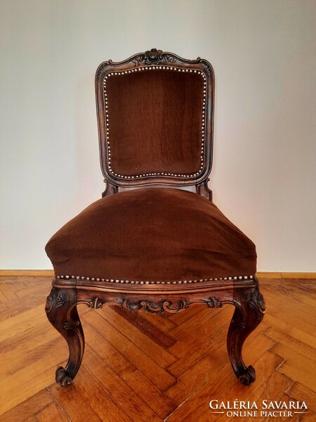 Neo-baroque chair