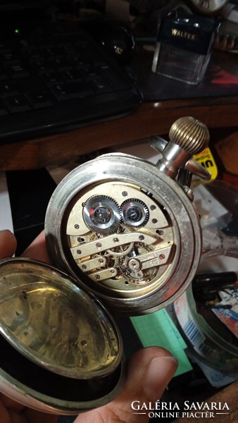 Large pocket watch xx. From the beginning of the century, in working condition.