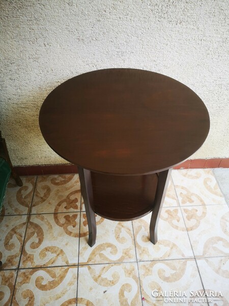 Antique thonet table light beautiful condition. Living room, smoking breakfast table art deco art deco