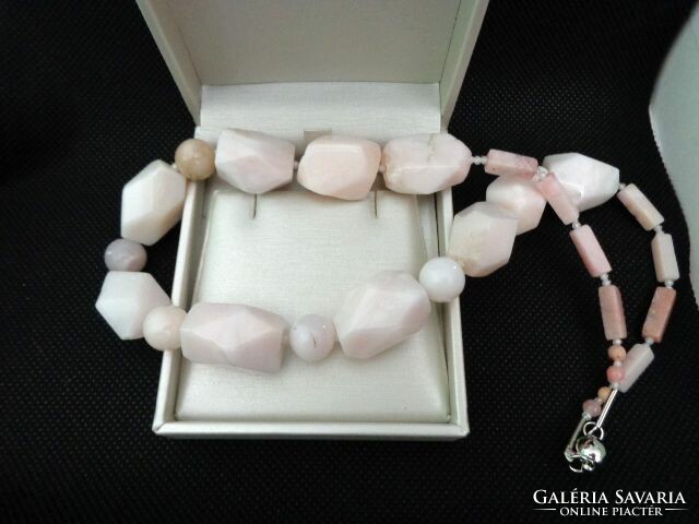 Marble-colored Andean opal necklace