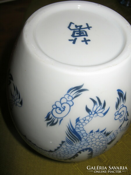 Eastern dragon lidded container