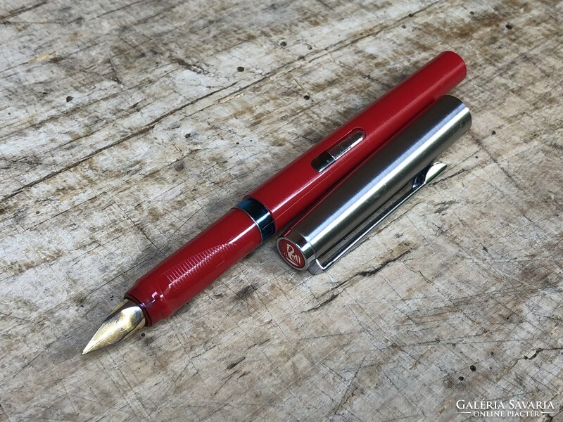 Retro pelican fountain pen