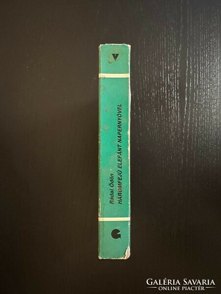 Rádai Ödön - Háromfejű elefánt napernyővel (1986) Világjárók sorozat 171. Gondolat Könyvkiadó