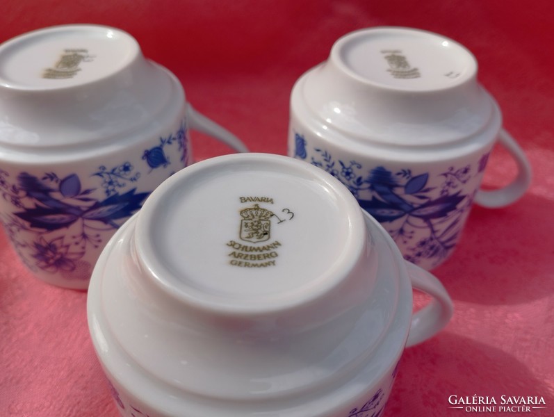 Gyönyörű hagymamintás porcelán kávés csésze pótlásra, 3 db.