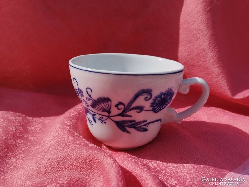 Gyönyörű hagymamintás porcelán kávés csésze pótlásra