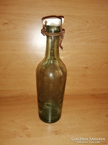 Régi kis méretű zöld csatos üveg, palack (38/d)