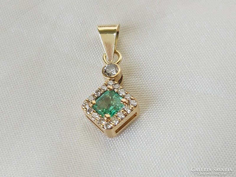 Gold pendant emerald/brilliant