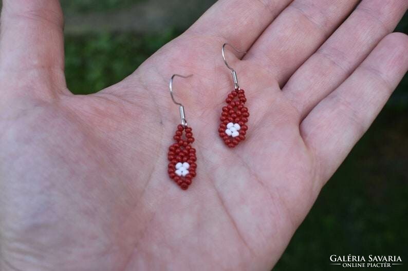 Burgundy and white pearl necklace and earring set with leaves