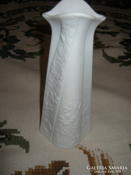 A. K. Kaiser biscuit vase m. Frey marked
