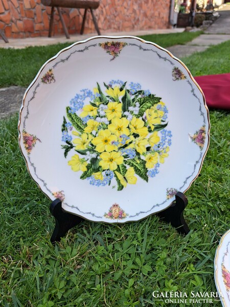 Royal Albert angol II. Erzsébet anyakirálynő kedvenc virágai sorozatból  tányér