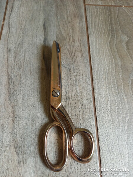 Sumptuous Old English Silver Plated Zig Zag Scissors