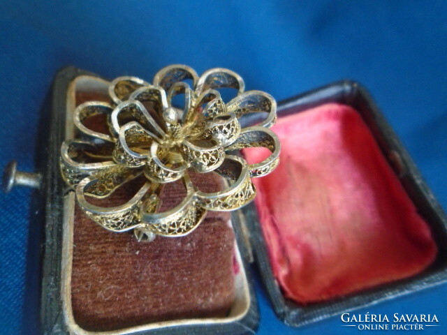 Fire-gilded silver brooch with embossed 835 marking xx No. 100% goldsmith work from the beginning