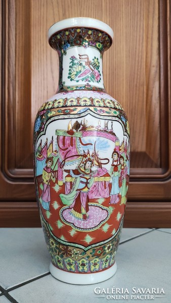 Hibátlan kézzel festett és aranyozott kínai porcelán váza