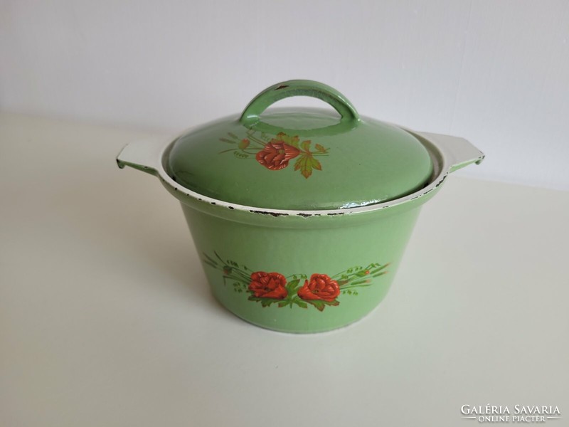 Old vintage cast iron large green pot with poppy pattern iron pot with enamel lid baking dish bowl