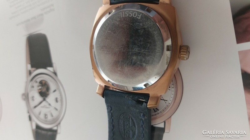 (K) beautiful fossil ffi watch with steel case