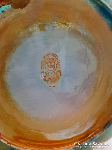 Zsolnay large fluted eosin vase, 18.5 cm