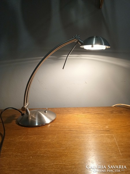 LED table lamp is negotiable