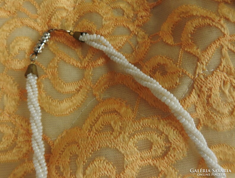Vintage fehér gyöngysor nyaklánc - gyöngysor nyakék