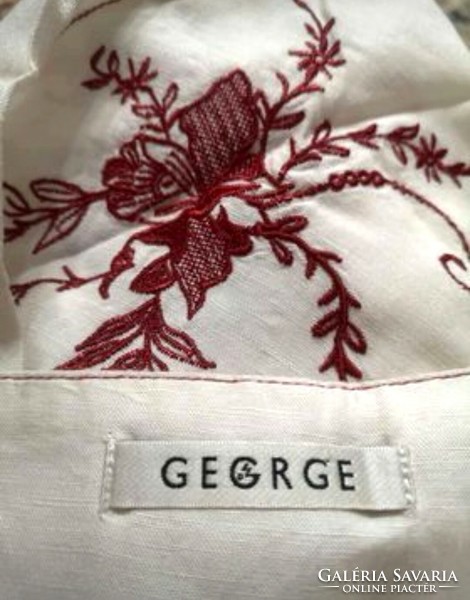 George 42-es fehér len-viscose lapszoknya piros hímzéssel