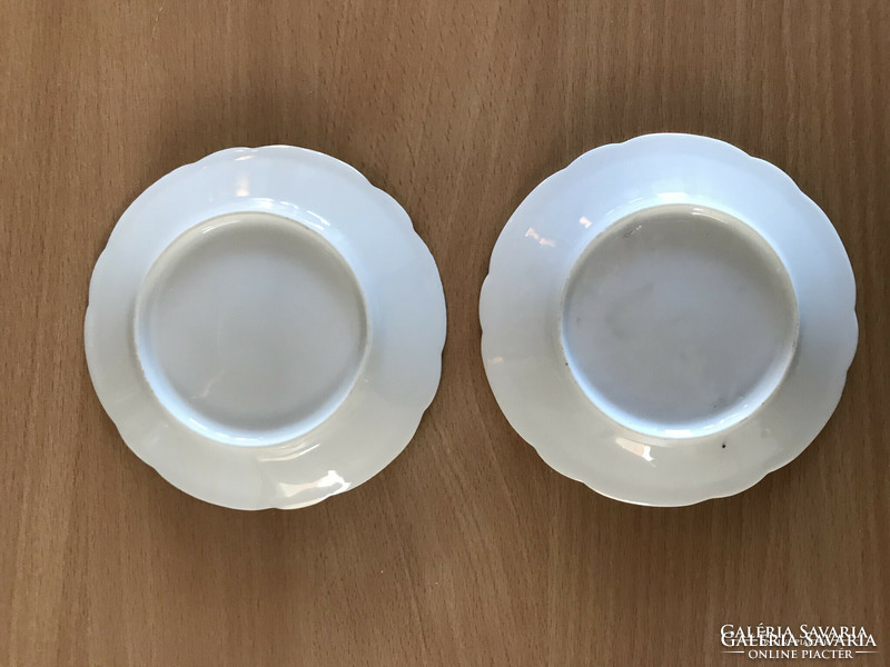 Porcelain saucer for replacement