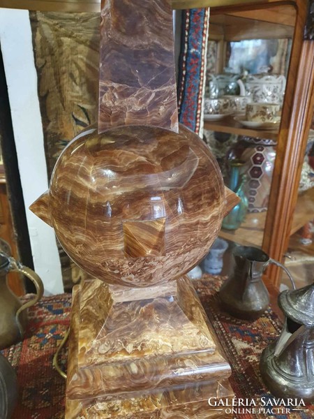 Art deco onyx table lamp in a pair! Italian style with copper hoods. They are 90cm high. They have a bug!