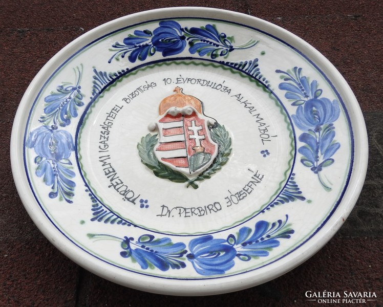 Hmv historical justice committee on the occasion of its 10th anniversary - decorative plate with Hungarian coat of arms
