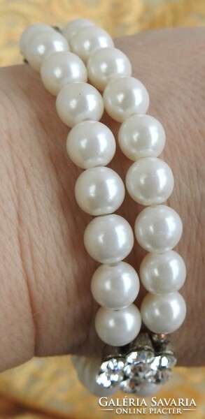 Vintage two-row white pearl string bracelet