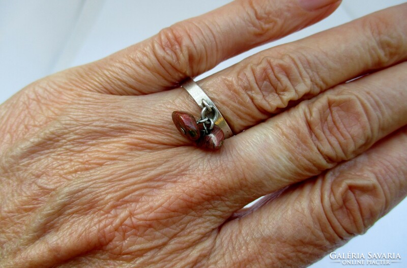 Különleges régi  nyitott ezüstgyűrű  borostyánnal