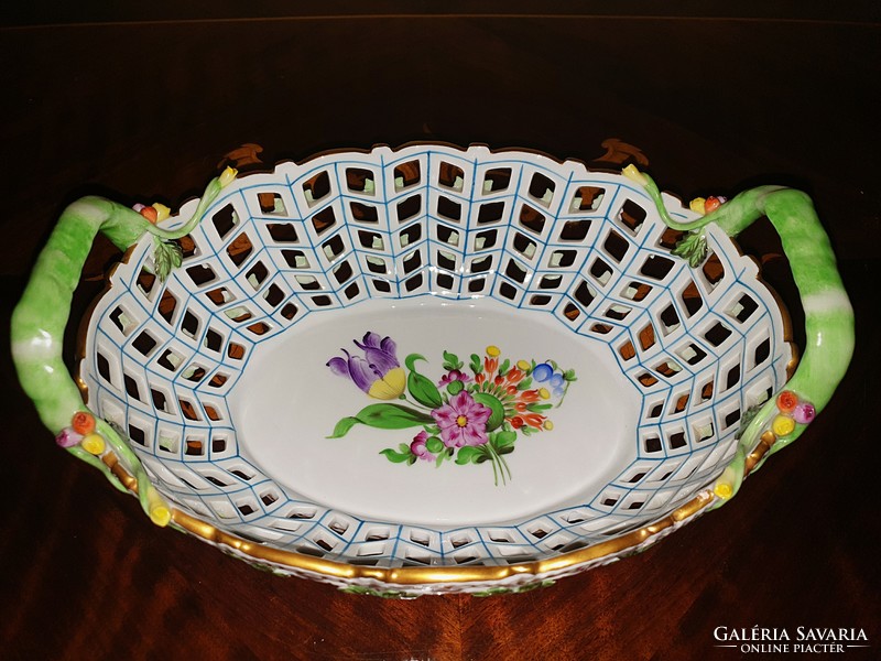 Large openwork basket with tulip pattern from Herend
