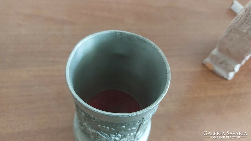(K) Kínai (?) ón pohár.