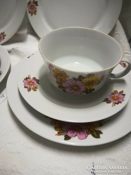 Alföldi porcelán teás szett+4 süteményes tányér