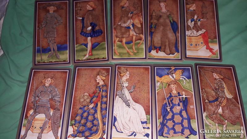 Beautiful ! - The Golden Tarot - Mary Packard is the visconti-sforza card deck as shown in the pictures