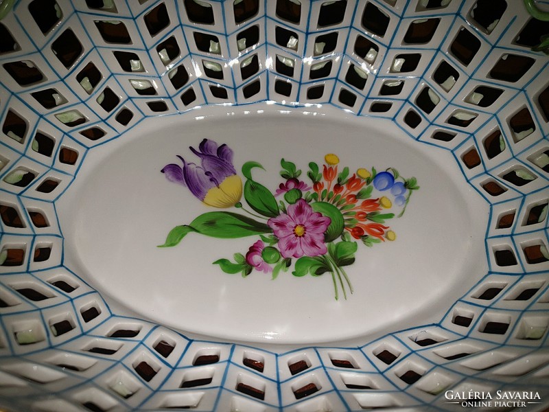 Large openwork basket with tulip pattern from Herend