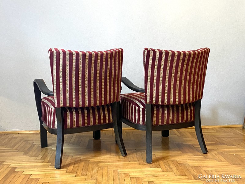 2 French art deco armchairs with classic covers