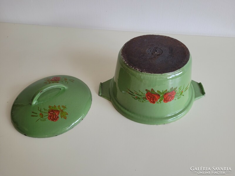 Old vintage cast iron large green pot with poppy pattern iron pot with enamel lid baking dish bowl