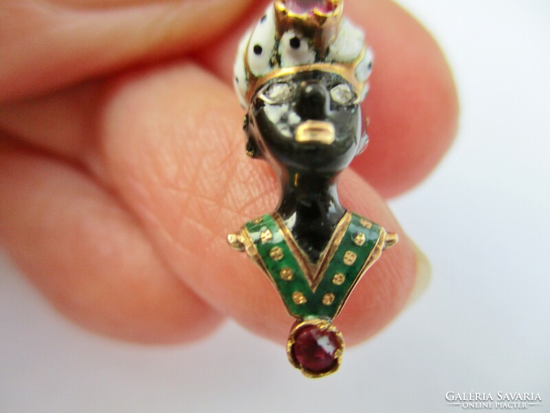 Special antique silver art deco gold pendant with diamonds, beautiful coral and garnets