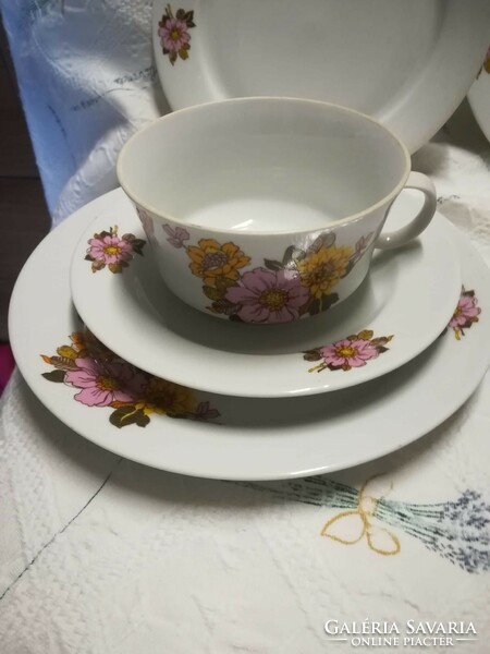 Alföldi porcelán teás szett+4 süteményes tányér