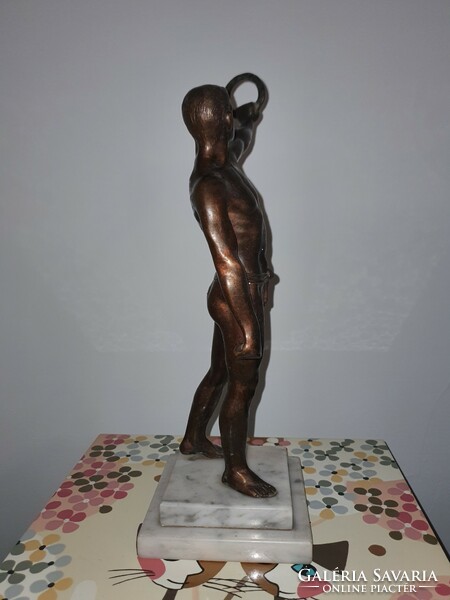 Olimpia Győztes Bronz Szobor 33 cm