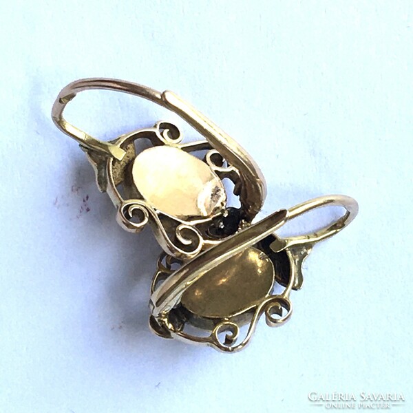 Antique Art Nouveau gold earrings with amethyst pearls