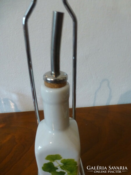 Porcelain oil or vinegar pourer with stand